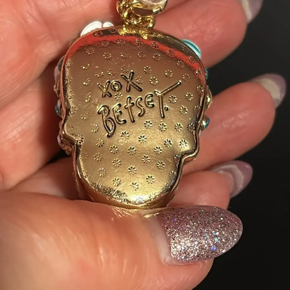 NWT Betsey Johnson white & blue sugar skull necklace.